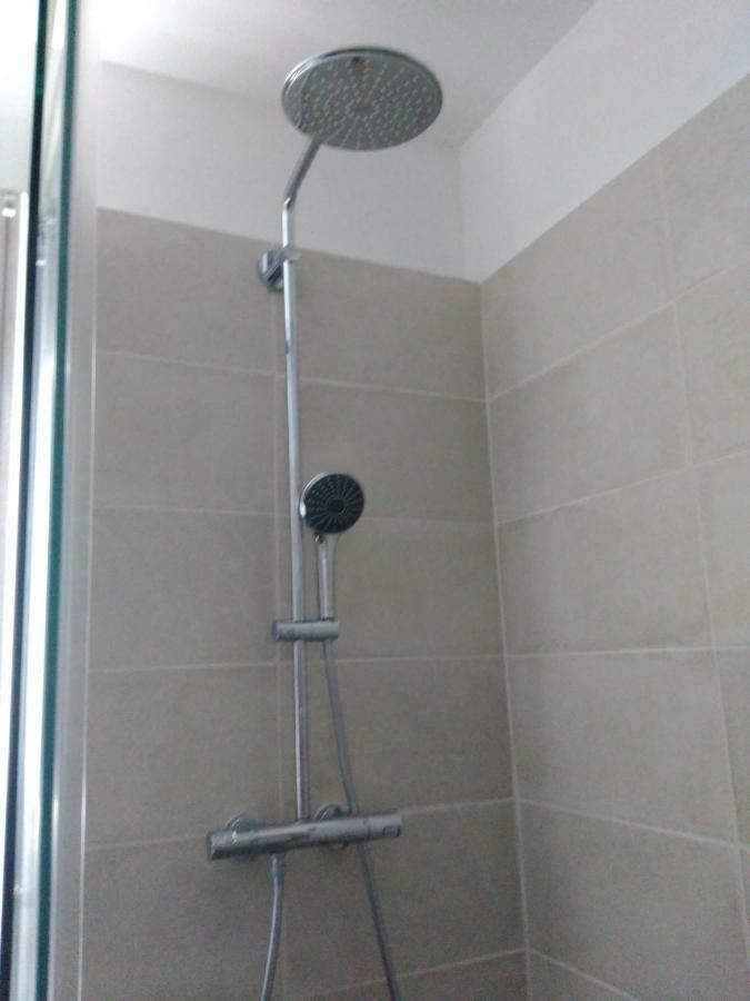 Bel Et Spacieux Appartement De 84 M² Avec Parking Tres Proche Du Metro Garibaldi Lyon Exterior foto